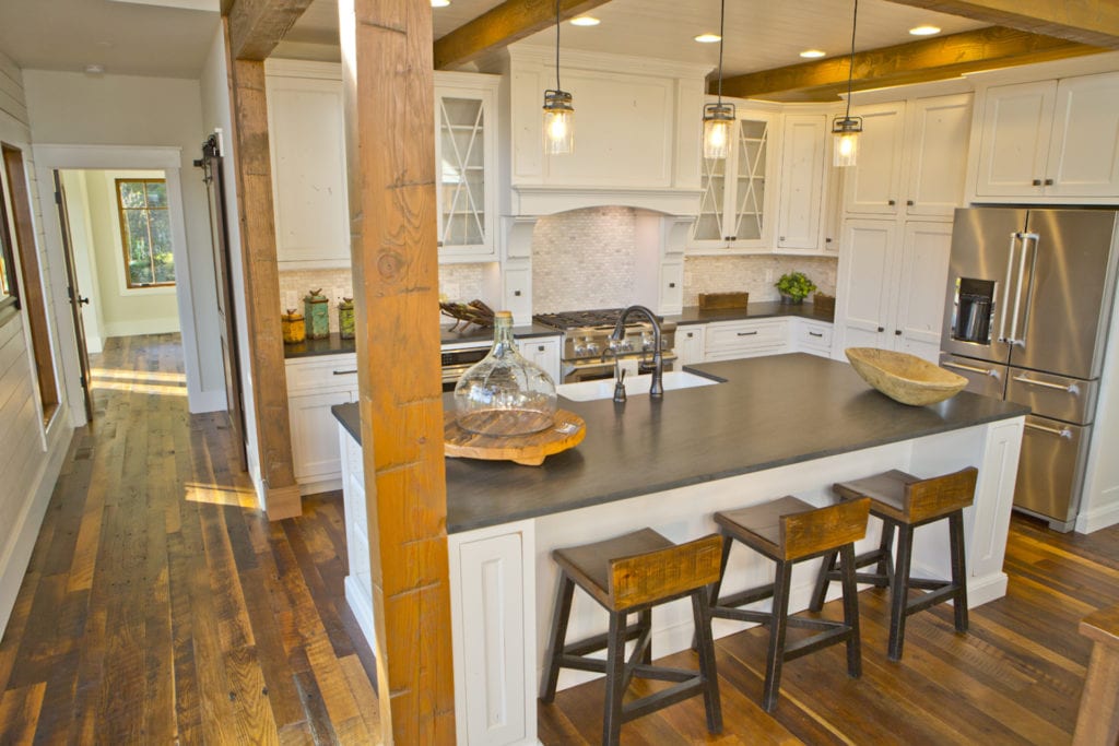 open concept mountain home kitchen